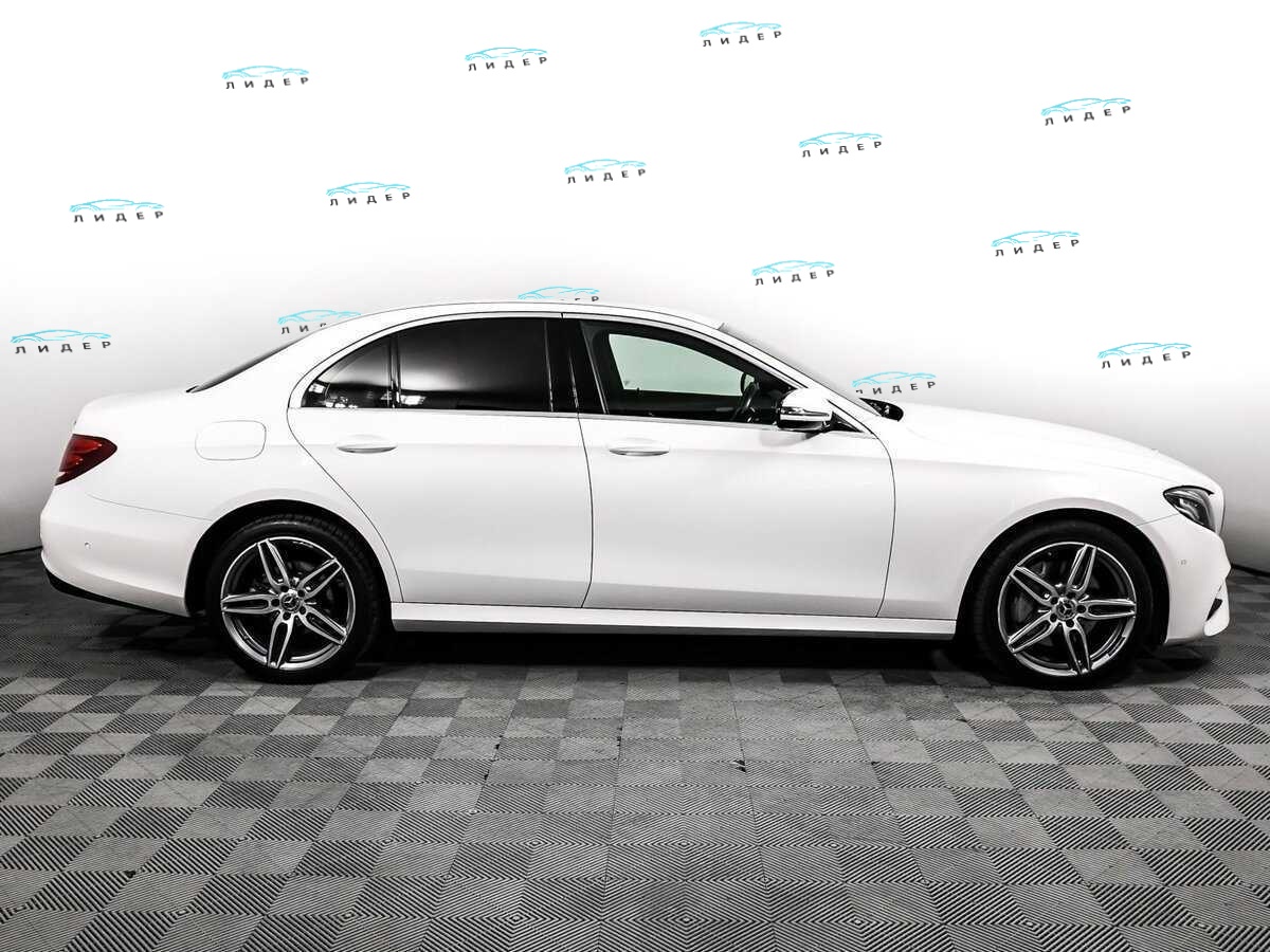 Б/У Мерседес-Бенц Е-Класс 2019 года. Фото: #3