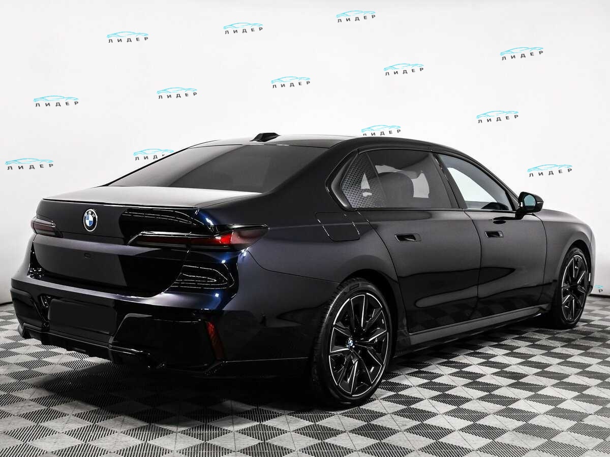 Б/У БМВ 7 серии 2023 года. Фото: #4