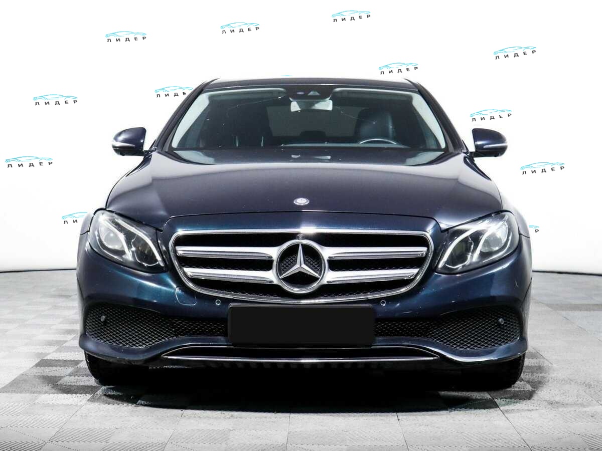 Б/У Мерседес-Бенц Е-Класс 2017 года. Фото: #1
