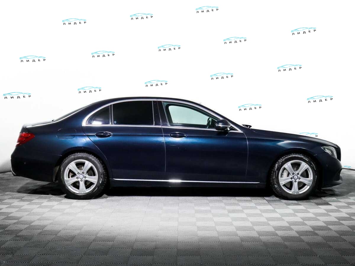 Б/У Мерседес-Бенц Е-Класс 2017 года. Фото: #3