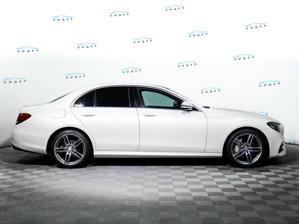 Б/У Мерседес-Бенц Е-Класс 2016 года. Фото: #3