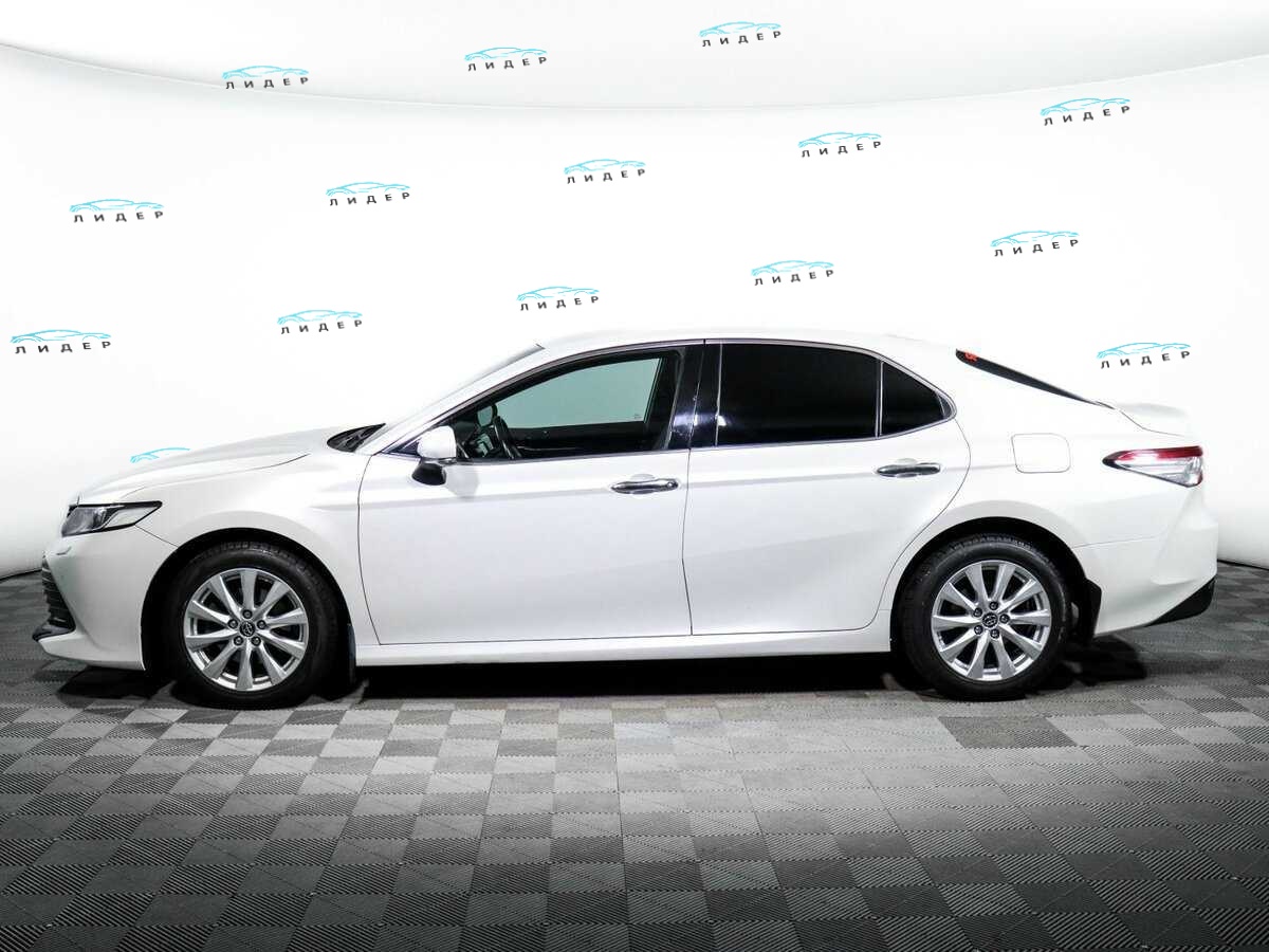 Б/У Тойота Камри 2019 года. Фото: #7