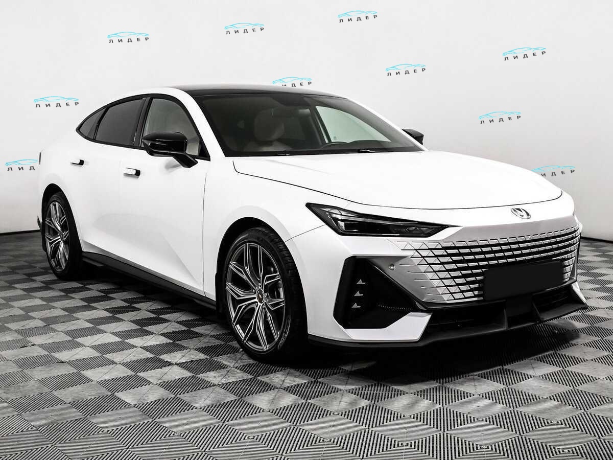 Б/У Чанган УНИ-В 2023 года. Фото: #2