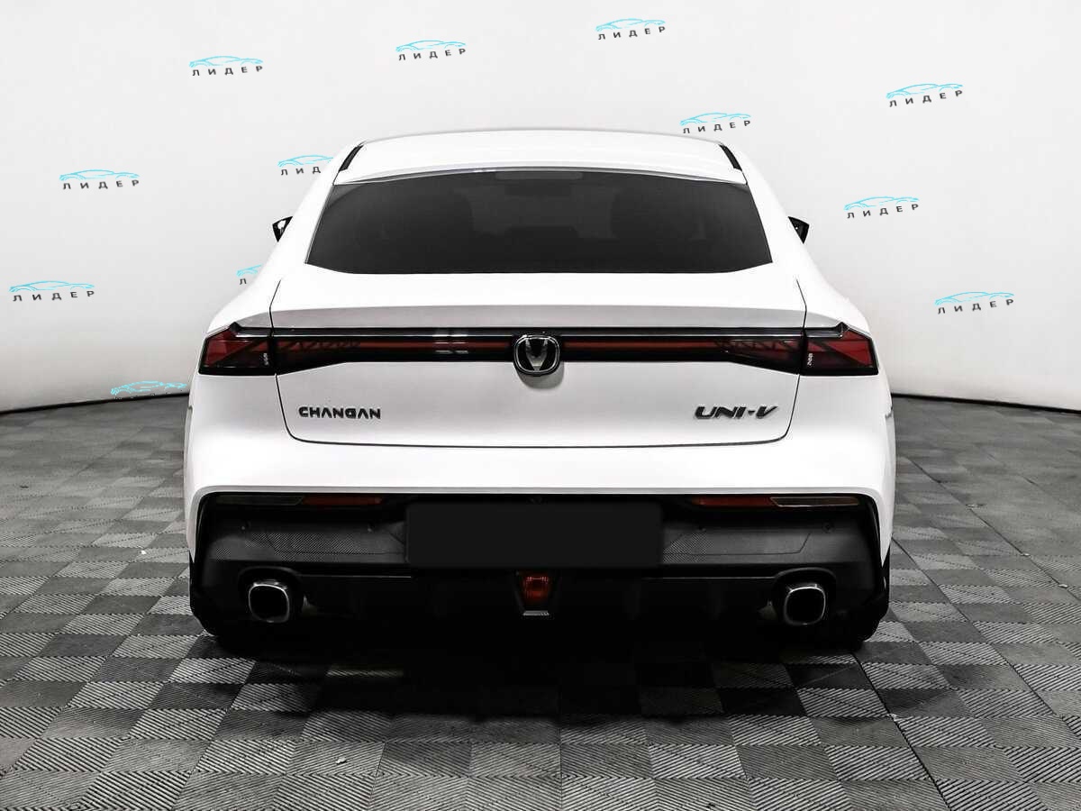 Б/У Чанган УНИ-В 2023 года. Фото: #5