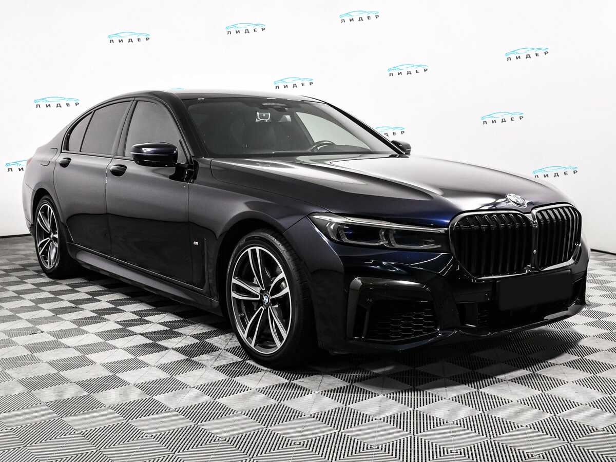 Б/У БМВ 7 серии 2021 года. Фото: #2