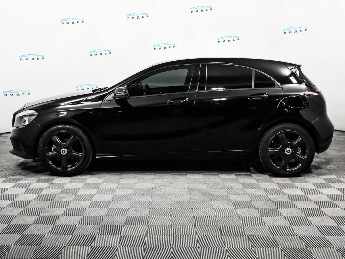 Б/У Мерседес-Бенц А-Класс 2017 года. Фото: #7