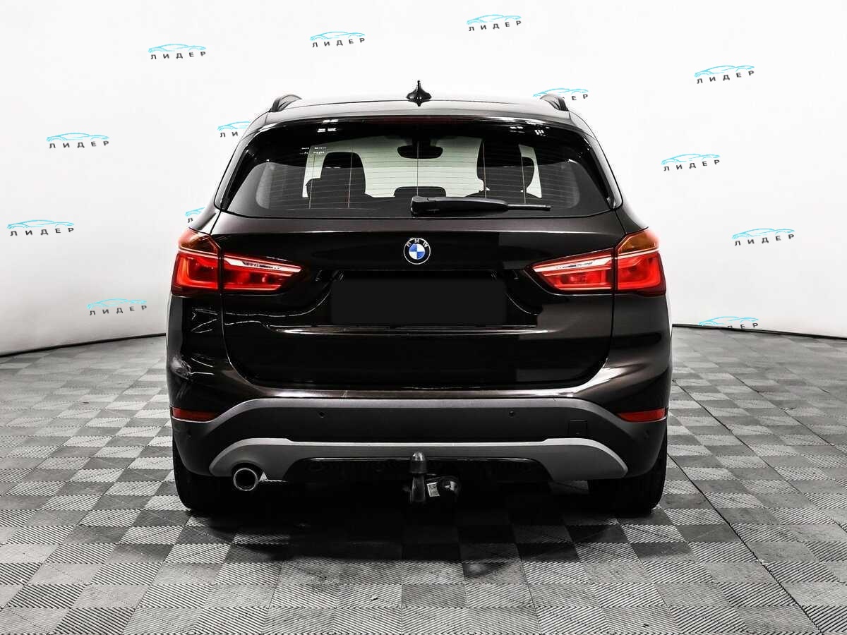 Б/У БМВ Икс1 2017 года. Фото: #5