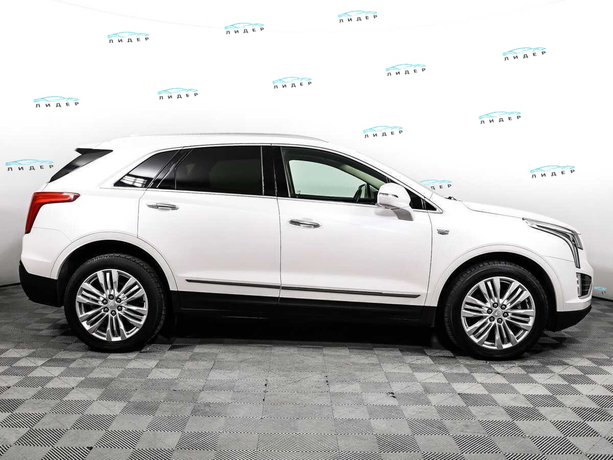 Б/У Кадиллак ИксТ5 2016 года. Фото: #3