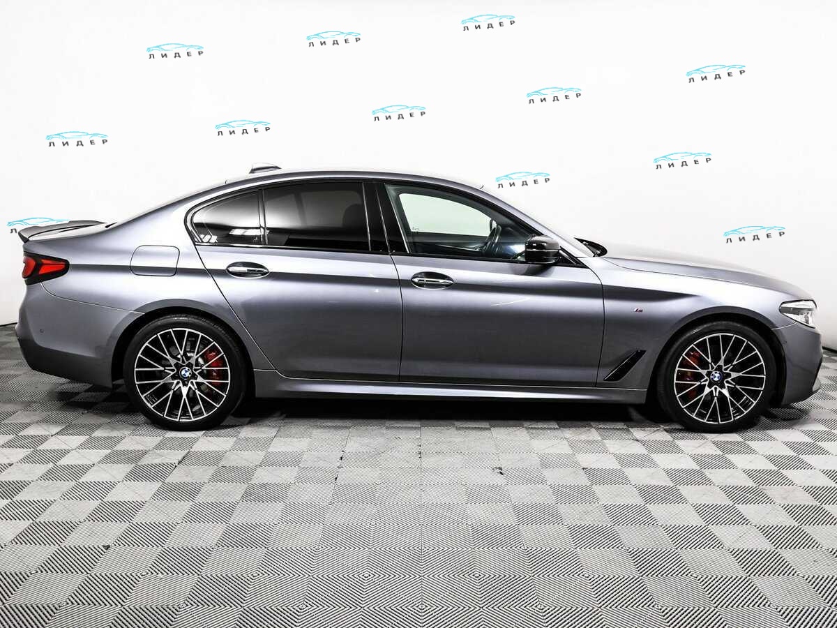 Б/У БМВ 5 серии 2018 года. Фото: #3