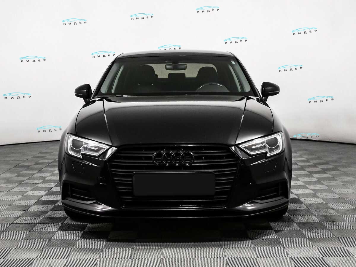 Б/У Ауди А3 2017 года. Фото: #1