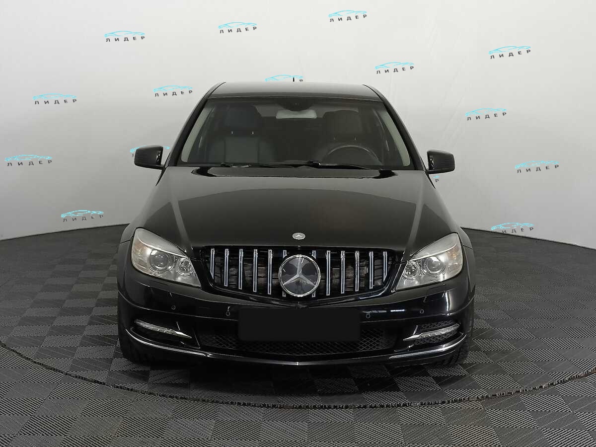 Б/У Мерседес-Бенц Ц-Класс 2010 года. Фото: #1