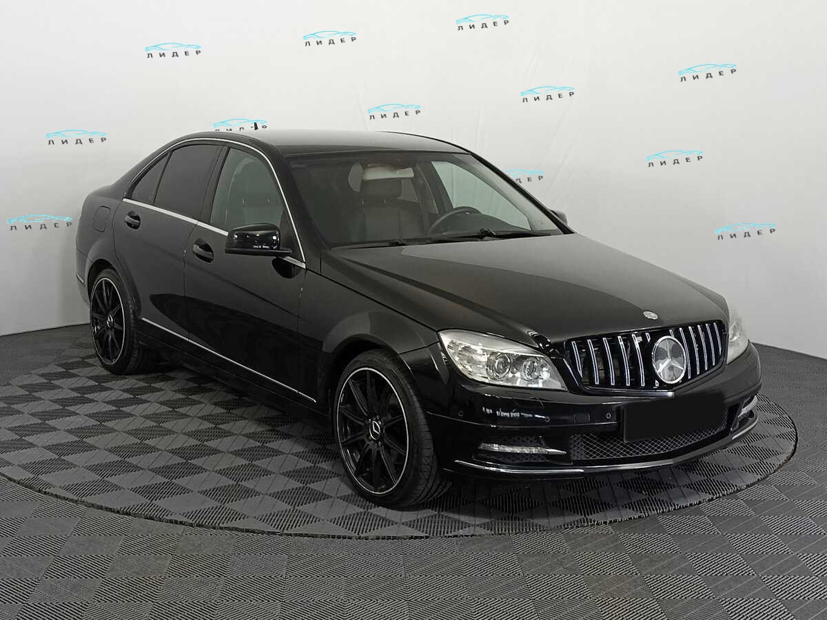 Б/У Мерседес-Бенц Ц-Класс 2010 года. Фото: #2