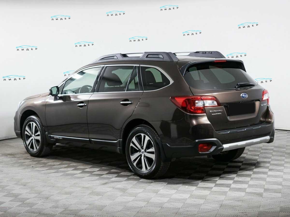 Б/У Субару Аутбэк 2018 года. Фото: #5