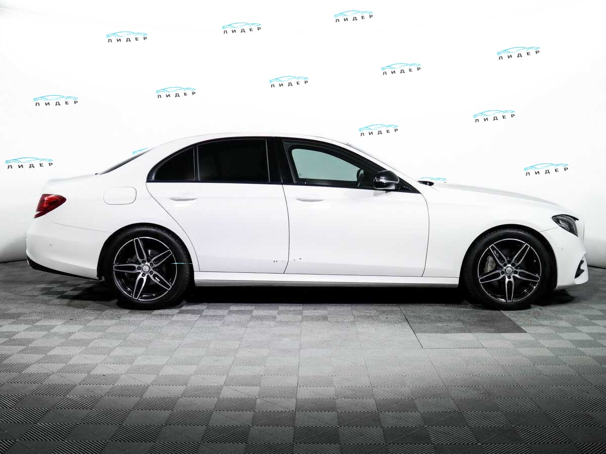 Б/У Мерседес-Бенц Е-Класс 2016 года. Фото: #3