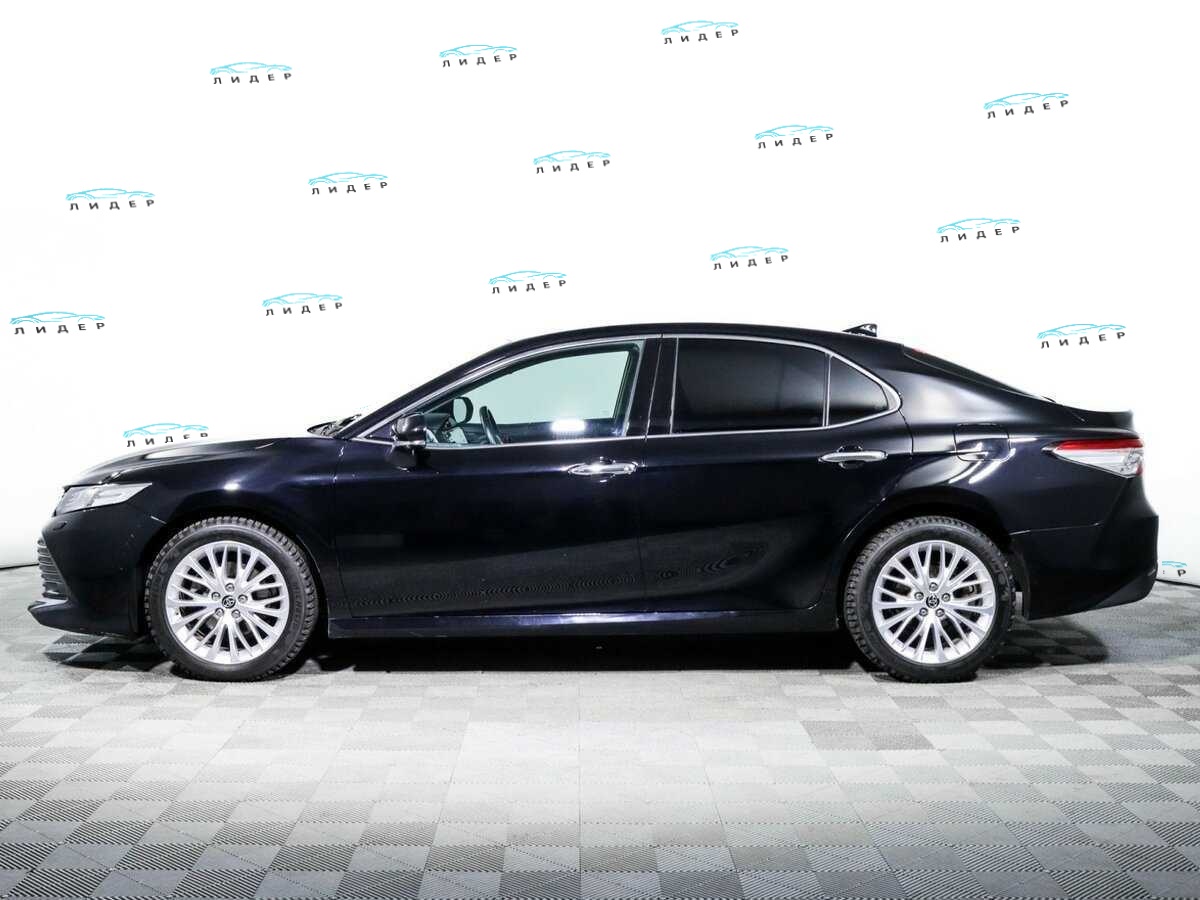 Б/У Тойота Камри 2018 года. Фото: #4