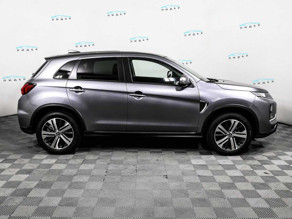 Б/У Митсубиши Outlander Sport 2023 года. Фото: #3
