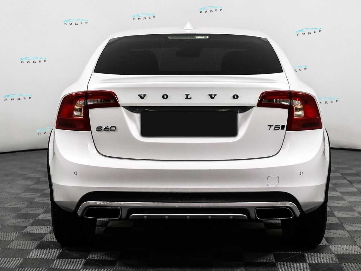 Б/У Вольво S60 Cross Country 2015 года. Фото: #5