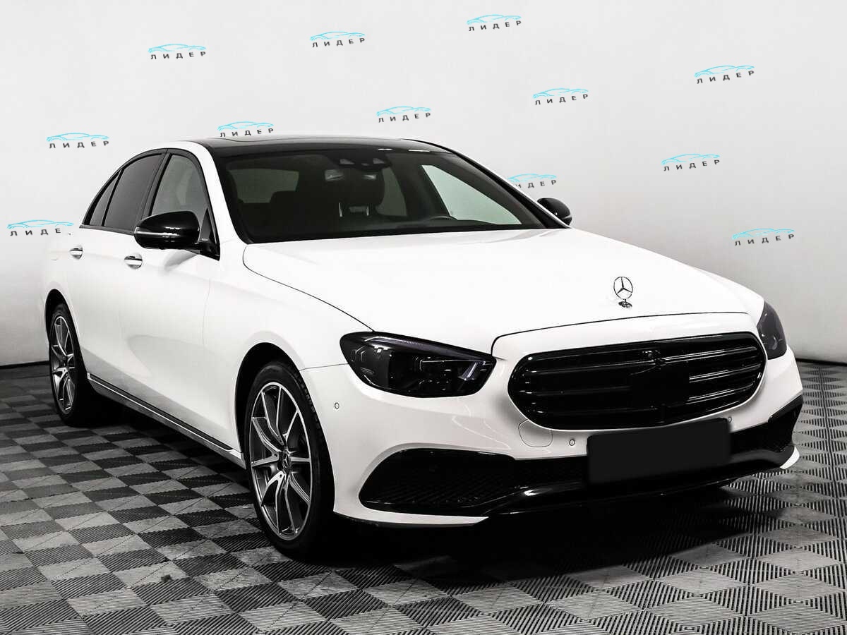 Б/У Мерседес-Бенц Е-Класс 2022 года. Фото: #2