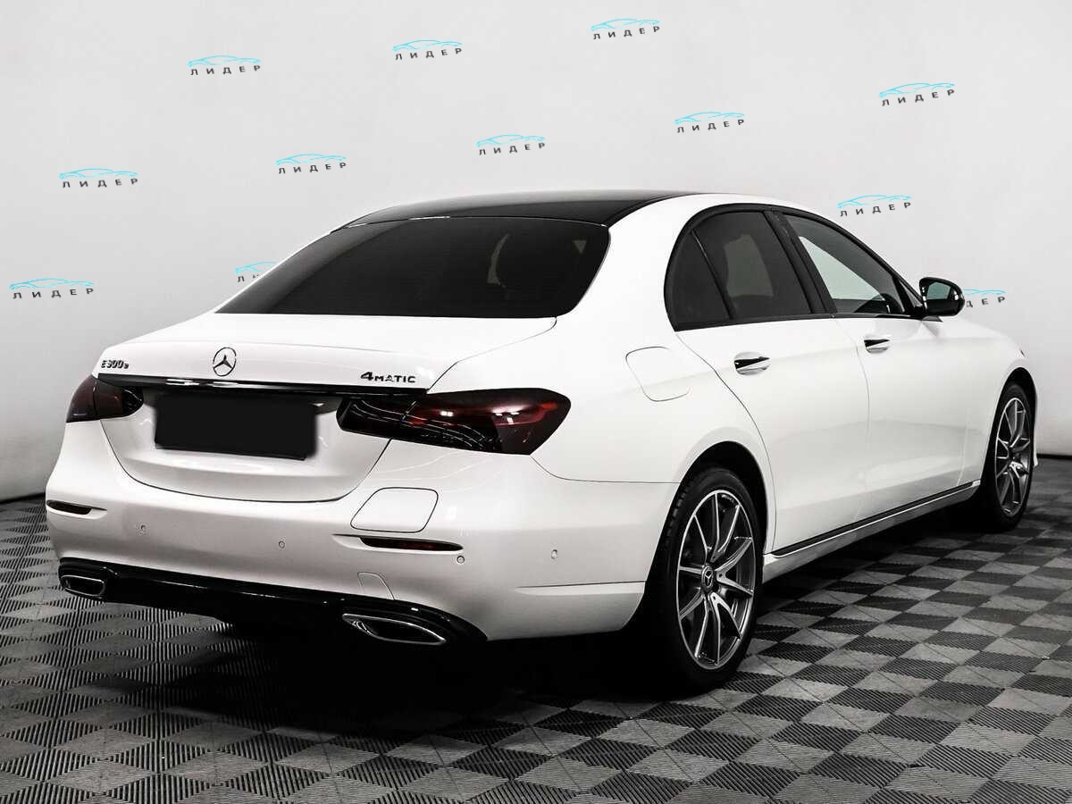 Б/У Мерседес-Бенц Е-Класс 2022 года. Фото: #4