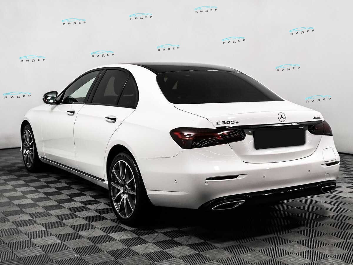 Б/У Мерседес-Бенц Е-Класс 2022 года. Фото: #6