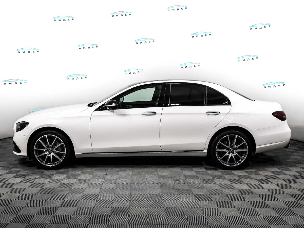 Б/У Мерседес-Бенц Е-Класс 2022 года. Фото: #7