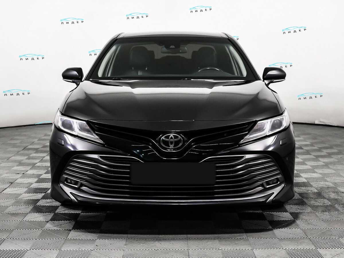 Б/У Тойота Камри 2019 года. Фото: #1