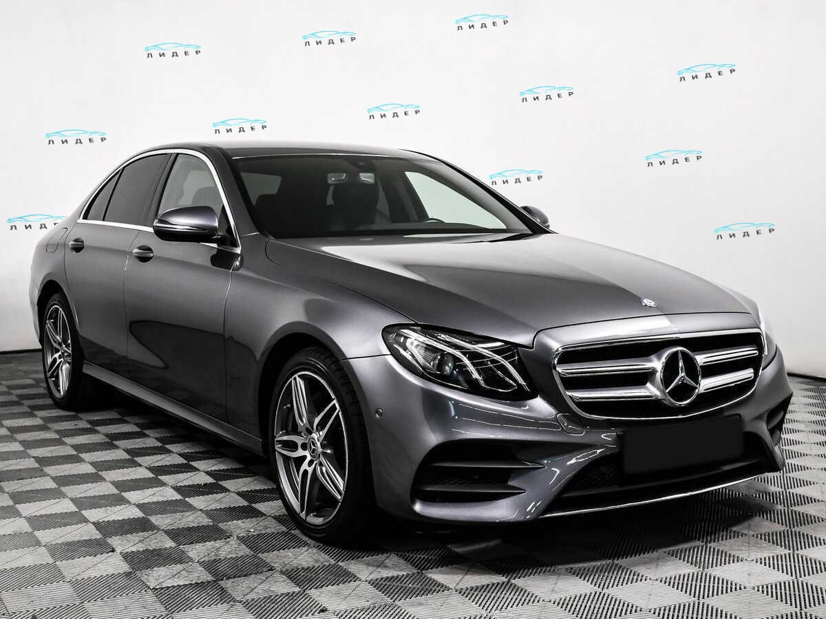 Б/У Мерседес-Бенц Е-Класс 2018 года. Фото: #2