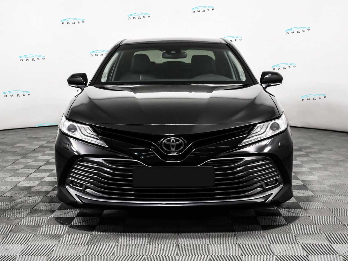 Б/У Тойота Камри 2019 года. Фото: #1