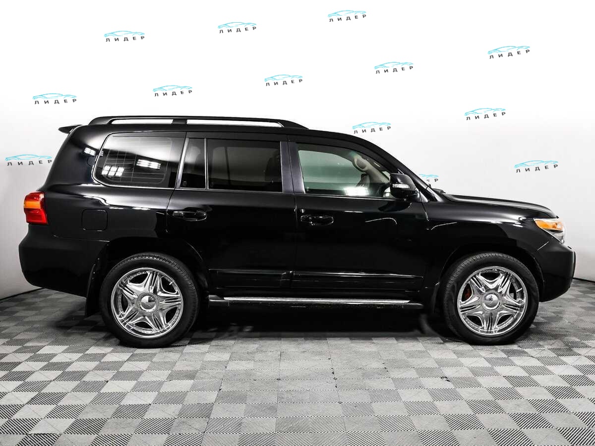 Б/У Тойота Лэнд Крузер 2012 года. Фото: #3