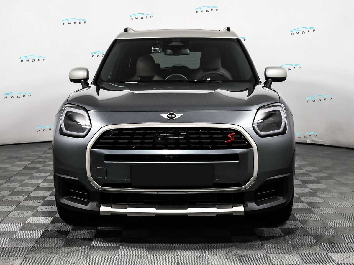 Б/У Мини Каунтримэн 2024 года. Фото: #1