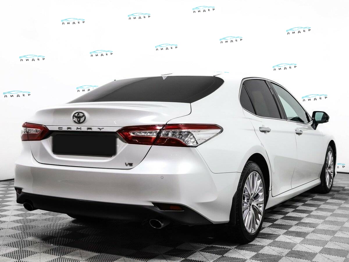 Б/У Тойота Камри 2020 года. Фото: #4