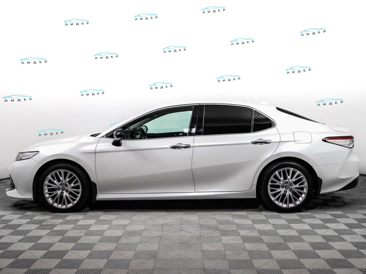 Б/У Тойота Камри 2020 года. Фото: #7