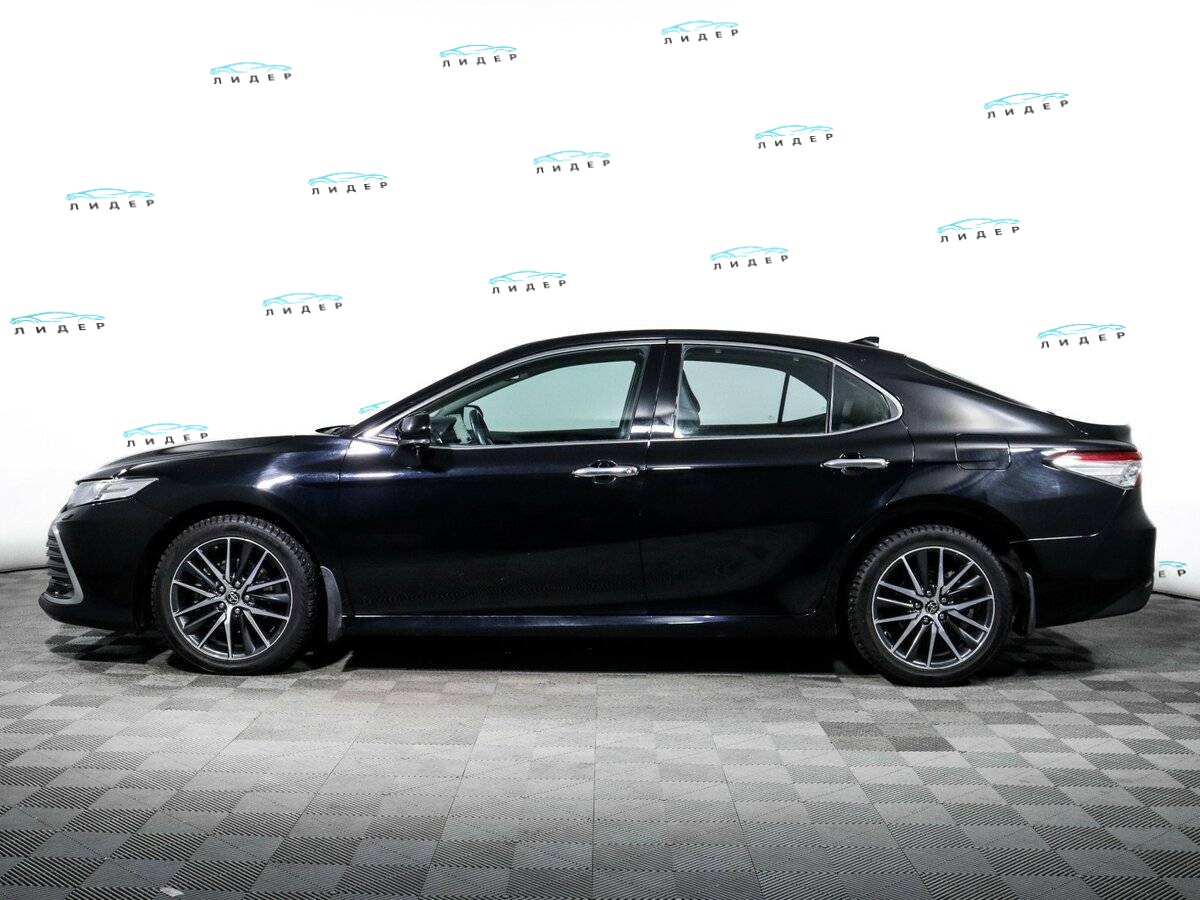 Б/У Тойота Камри 2021 года. Фото: #4