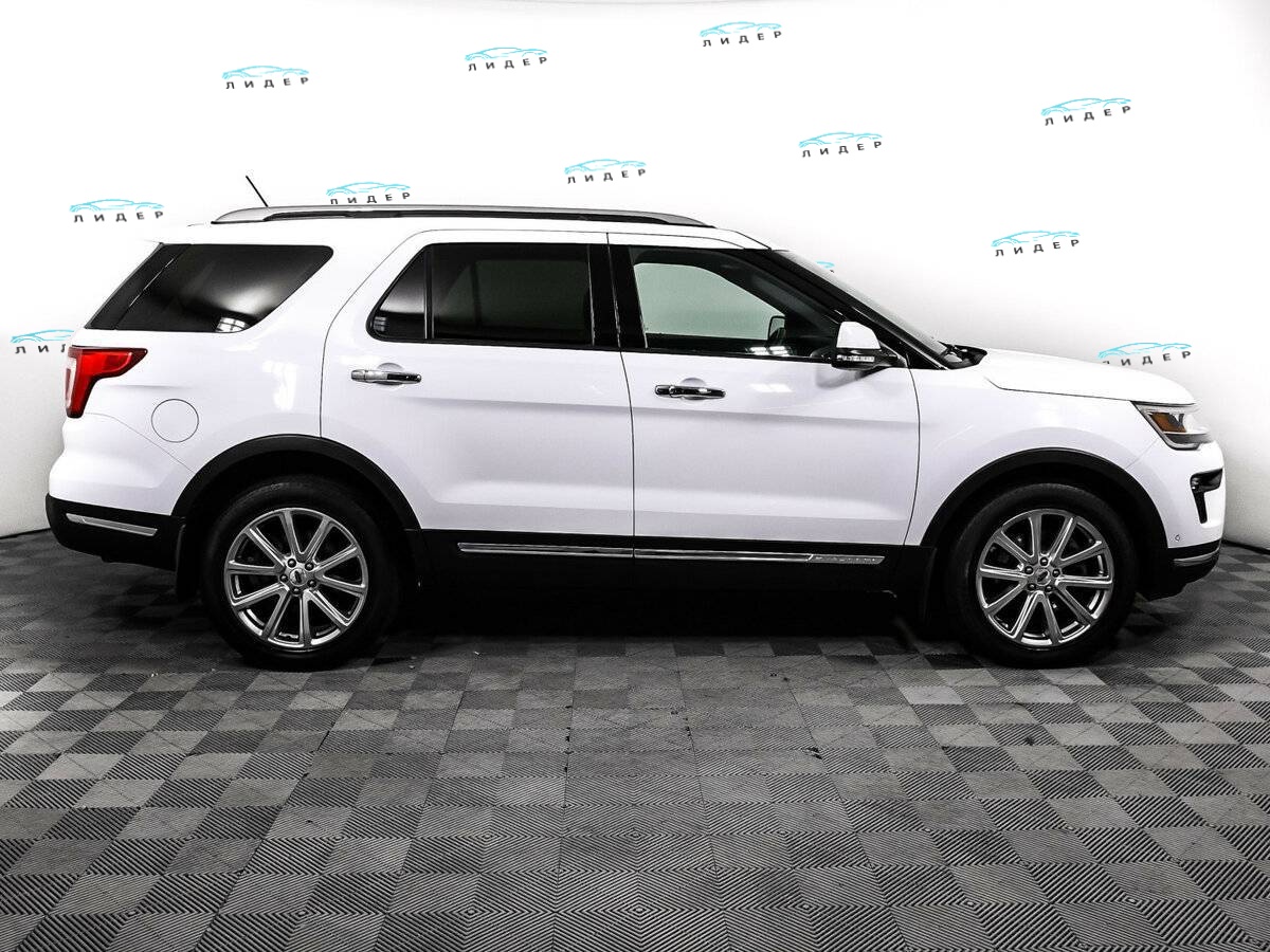 Б/У Форд Експлорер 2019 года. Фото: #3