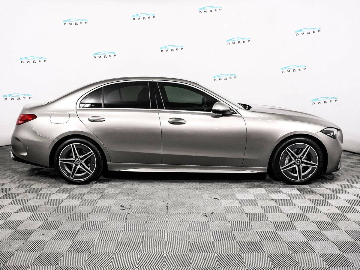 Б/У Мерседес-Бенц Ц-Класс 2021 года. Фото: #3