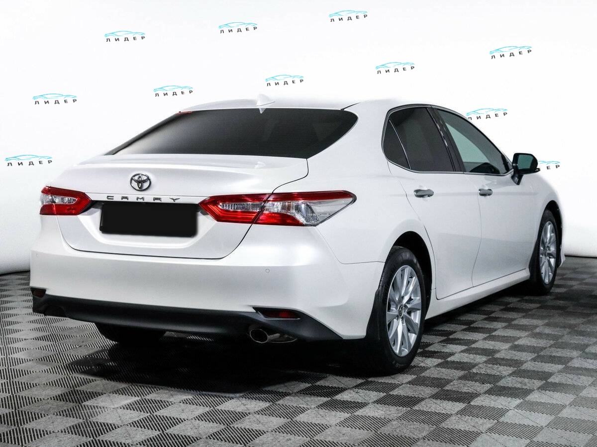 Б/У Тойота Камри 2021 года. Фото: #4