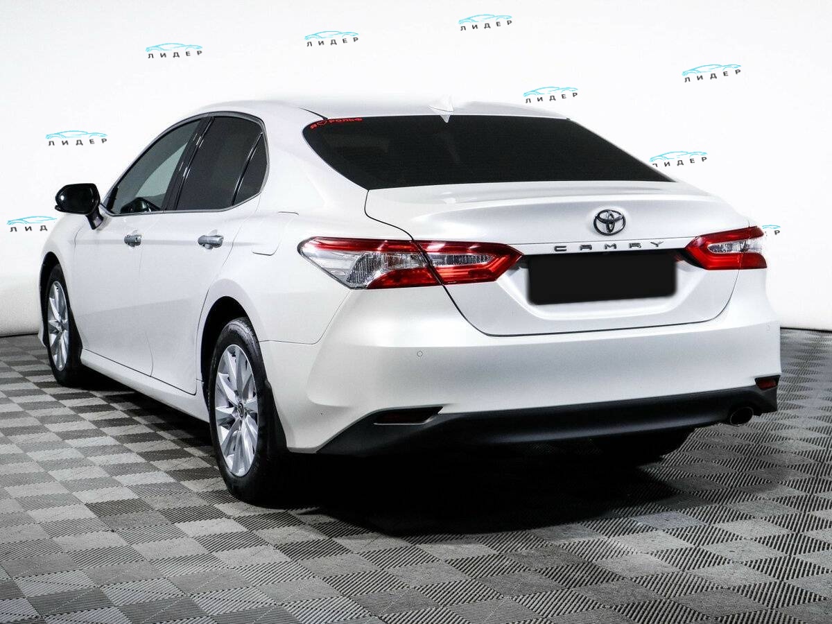 Б/У Тойота Камри 2021 года. Фото: #6