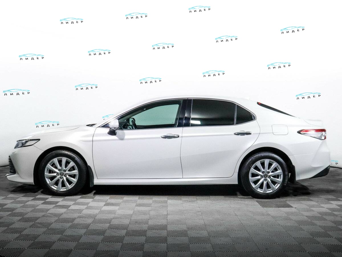 Б/У Тойота Камри 2021 года. Фото: #7