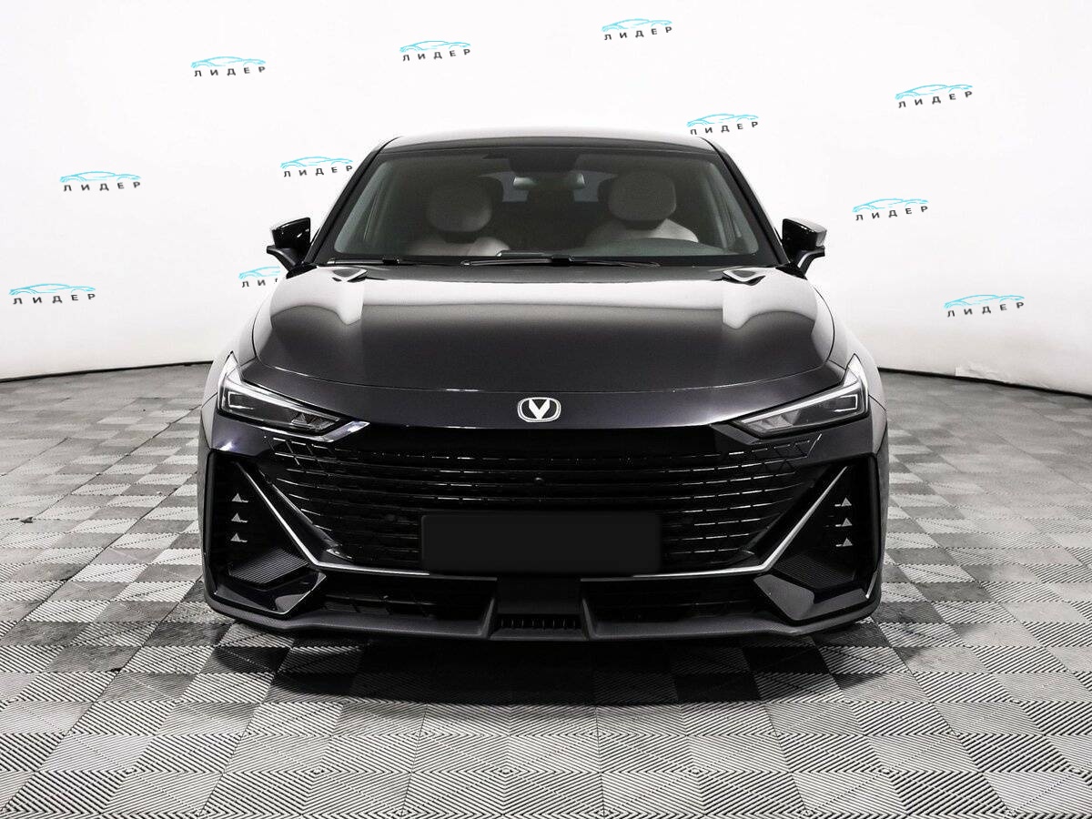 Б/У Чанган УНИ-В 2022 года. Фото: #1