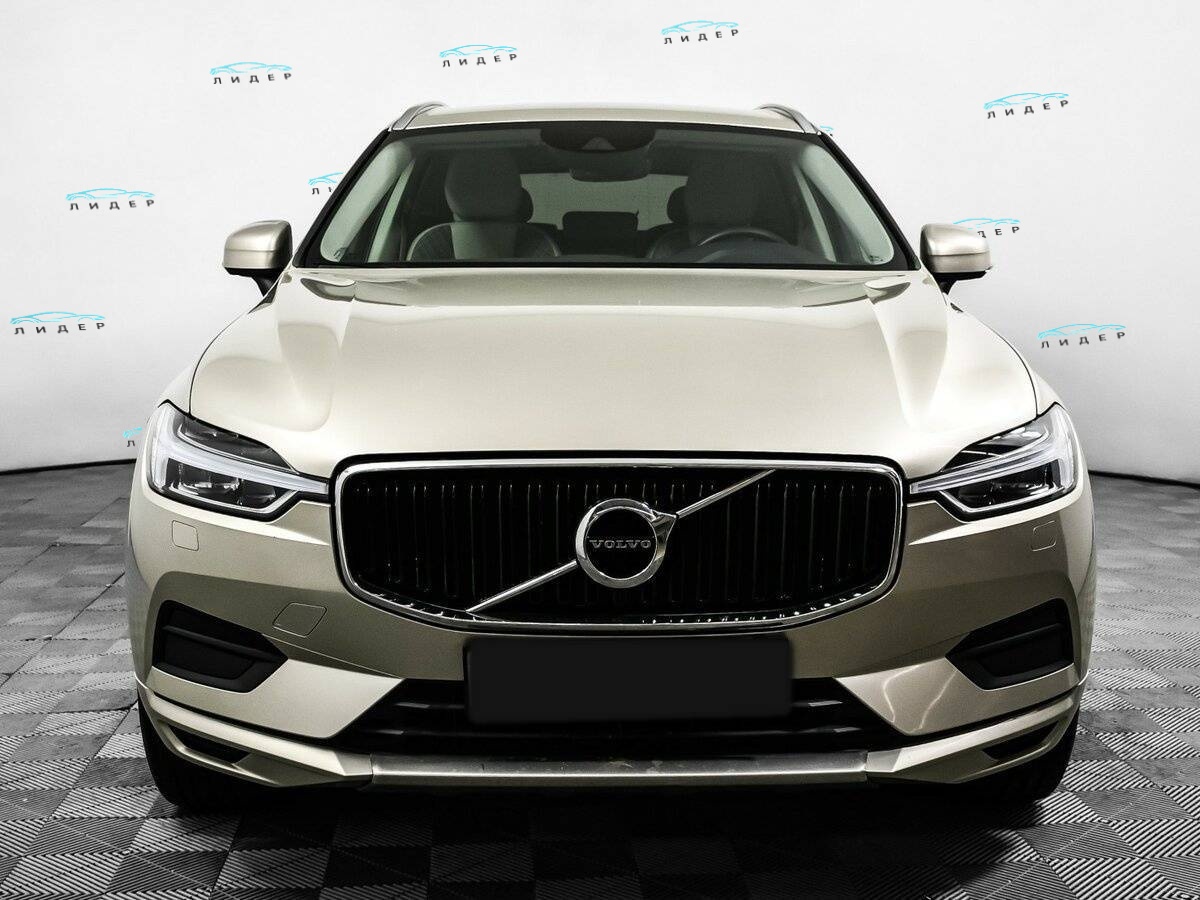 Б/У Вольво ИксЦ60 2020 года. Фото: #1