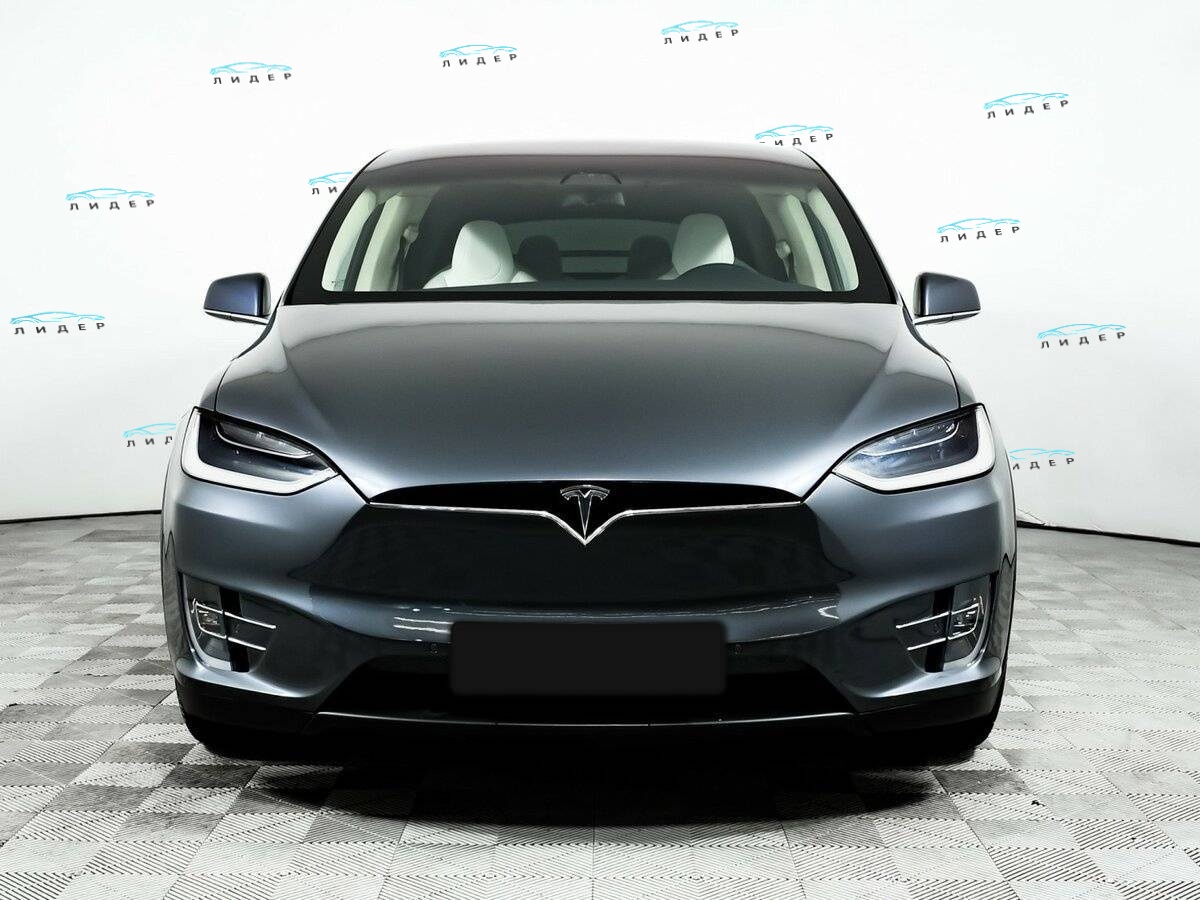 Б/У Тесла Модел Икс 2018 года. Фото: #3