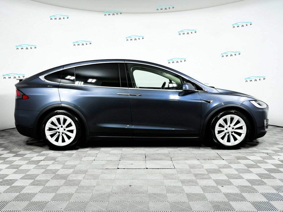 Б/У Тесла Модел Икс 2018 года. Фото: #9