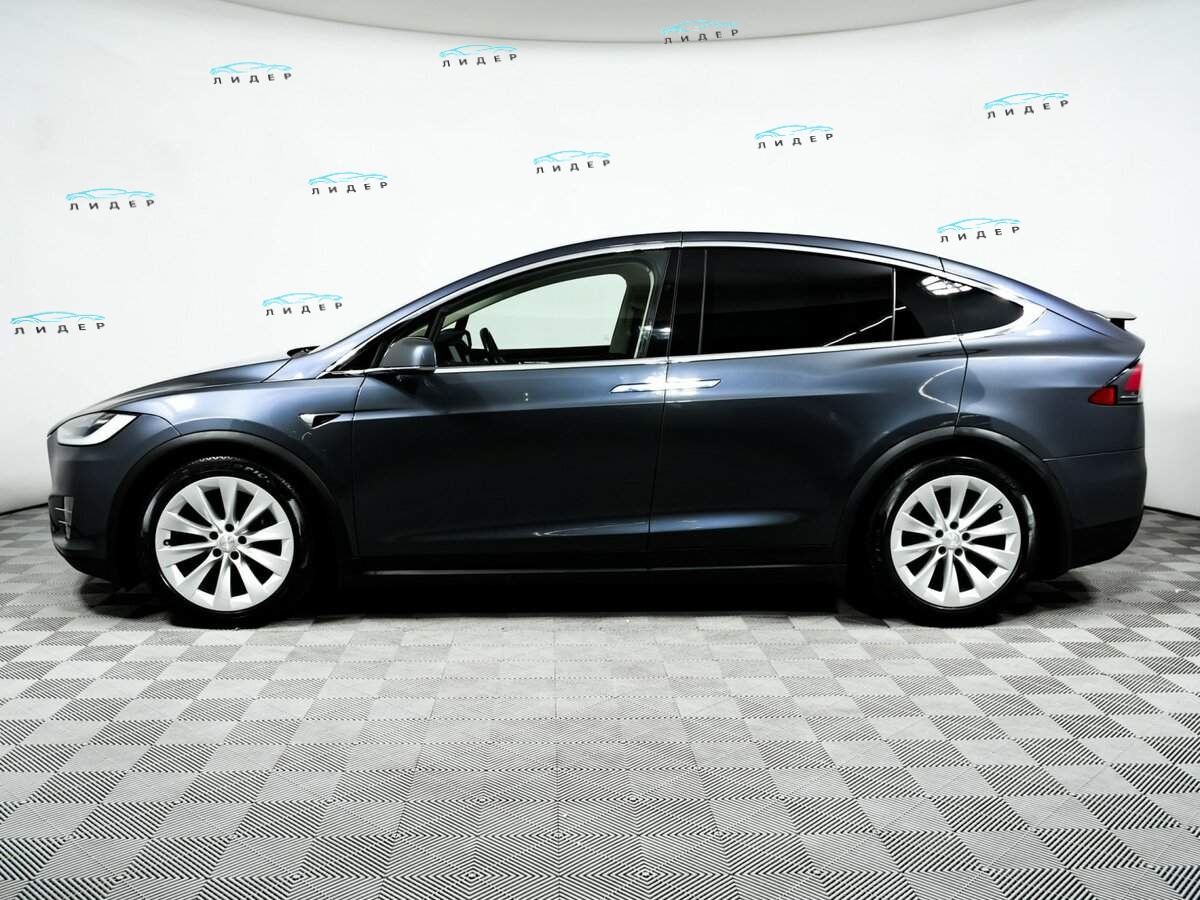 Б/У Тесла Модел Икс 2018 года. Фото: #21