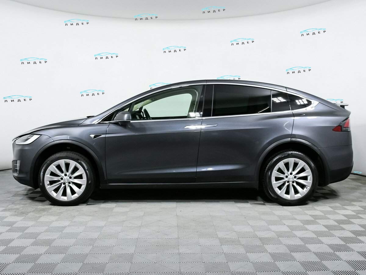 Б/У Тесла Модел Икс 2018 года. Фото: #22