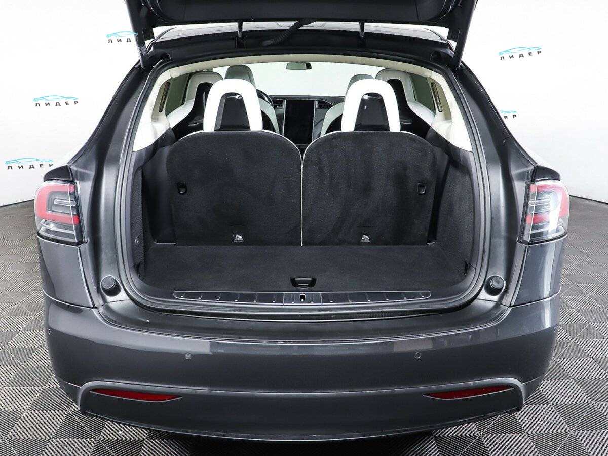 Б/У Тесла Модел Икс 2018 года. Фото: #28