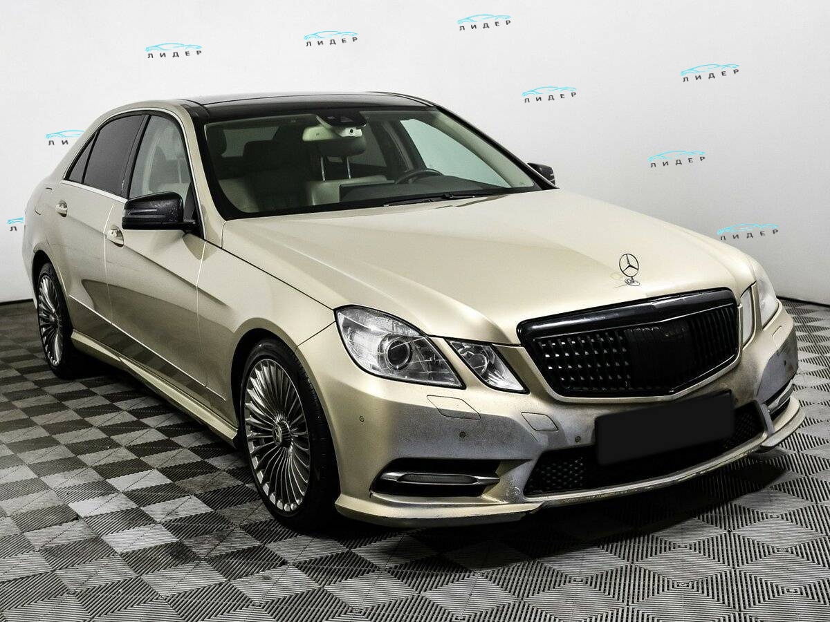 Б/У Мерседес-Бенц Е-Класс 2010 года. Фото: #2