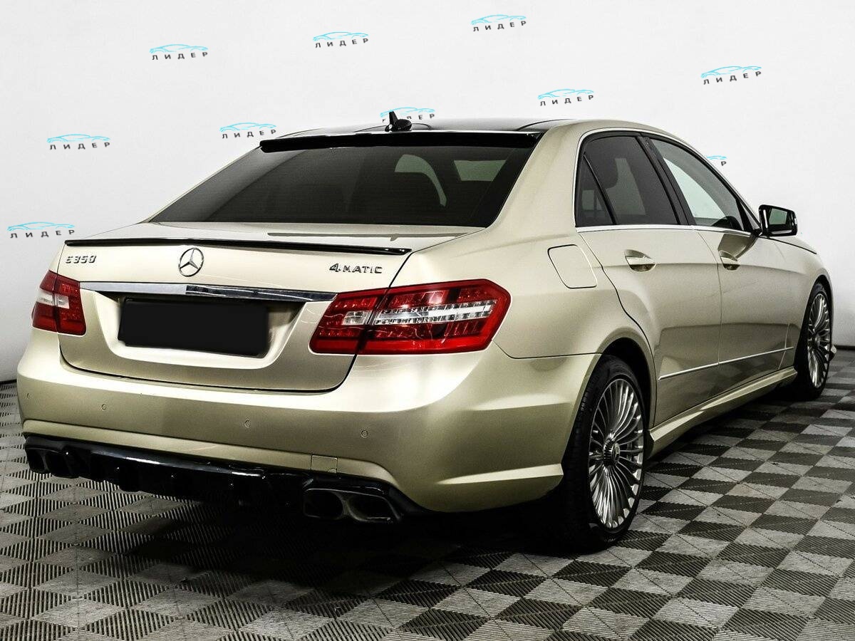 Б/У Мерседес-Бенц Е-Класс 2010 года. Фото: #4