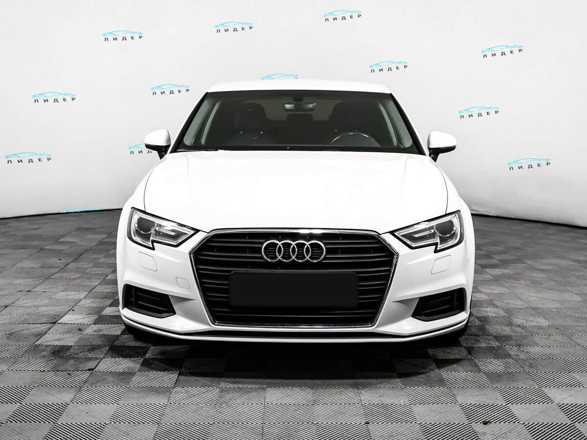 Б/У Ауди А3 2016 года. Фото: #1