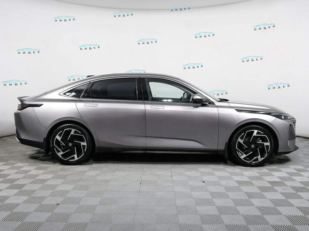 Б/У Чанган Ламур 2023 года. Фото: #3