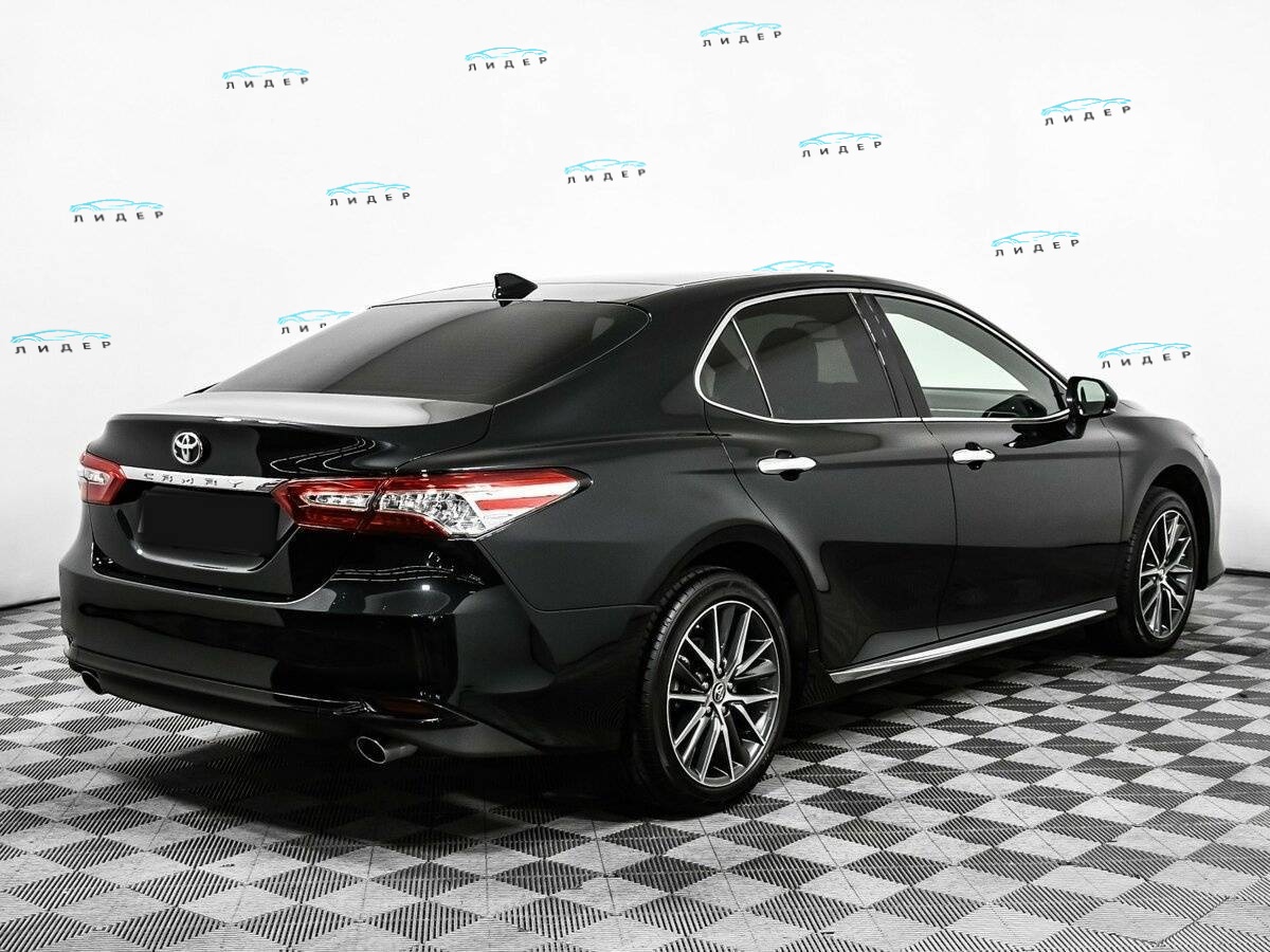 Б/У Тойота Камри 2023 года. Фото: #4